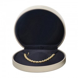 ECRIN CHAMPAGNE / INT. NOIR (COLLIER)