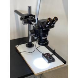 VENDU-OCCASION - MICROSCOPE BINOCULAIRE AVEC PIED et ECLAIRAGE- OCULAIRE X10