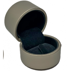 ECRIN CHAMPAGNE / INT. NOIR (BAGUE)