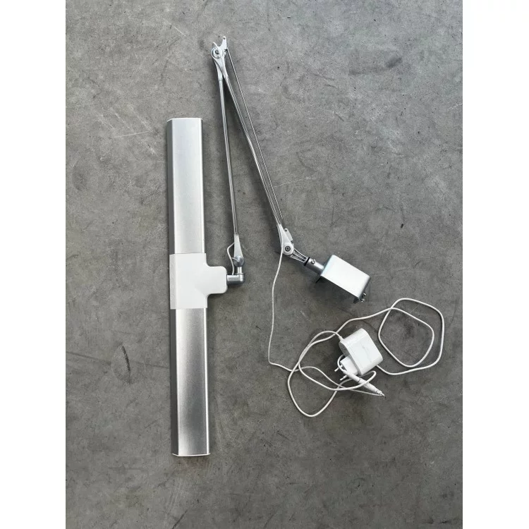 OCCASION- LAMPE LED ARTICULEE ALLUMINIUM ETAU-