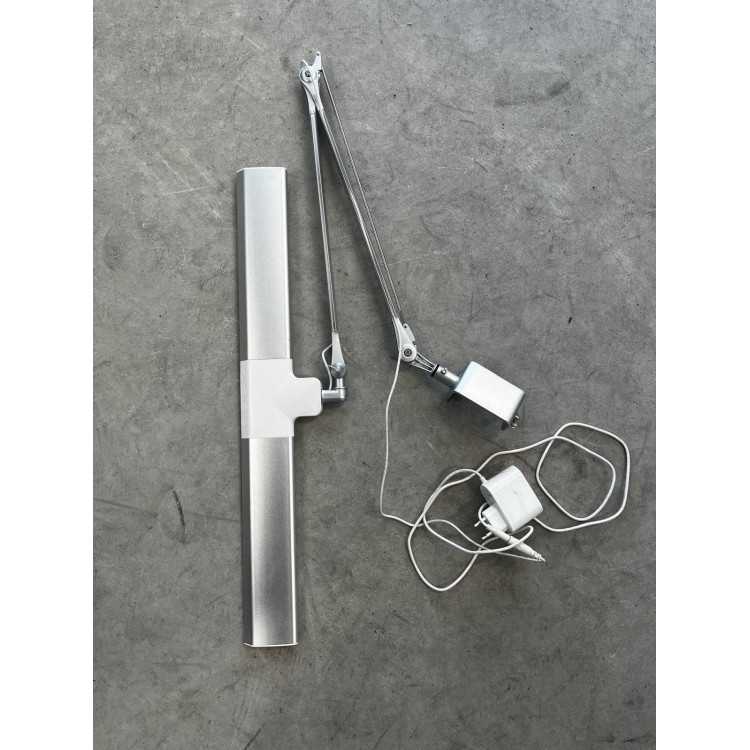 OCCASION VENDU- LAMPE LED ARTICULEE ALLUMINIUM ETAU- OCCASION VENDU- LAMPE LED ARTICULEE ALLUMINIUM ETAU-