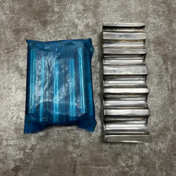 DESTOCKAGE VENDU-PLAT ACIER A EMBOUTIR PLUSIEURS FORMES