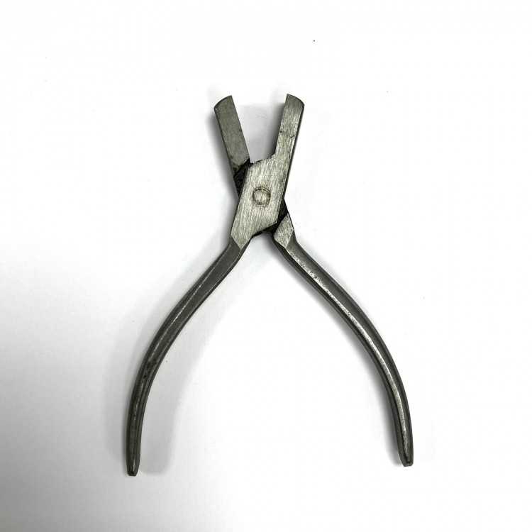 DESTOCKAGE-PINCE PLATE TOUT ACIER DESTOCKAGE-PINCE PLATE TOUT ACIER