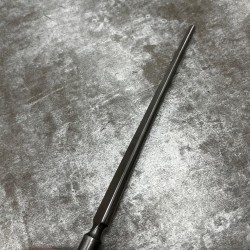 DESTOCKAGE-TRIBOULET AIGUILLE A FORGER FORME TRIANGLE UN COTE BOMBE DESTOCKAGE-TRIBOULET AIGUILLE A FORGER FORME TRIANGLE UN COTE BOMBE