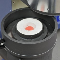 MACHINE DE FONTE INDUCTION AGA-G COULEE/LINGOTAGE/GRENAILLAGE 1200°C